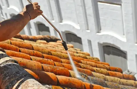 Nettoyage de toitures - Saint-Christophe-sur-Condé